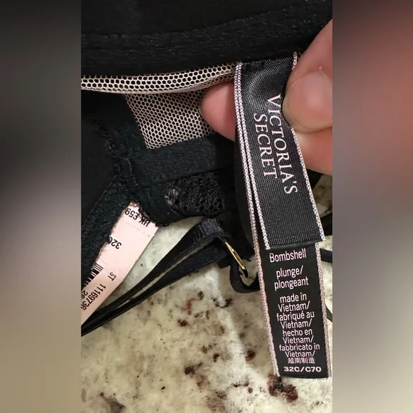 Victoria’s Secret Bombshell Add 2 Cups Push-up Bra - Picture 4 of 7